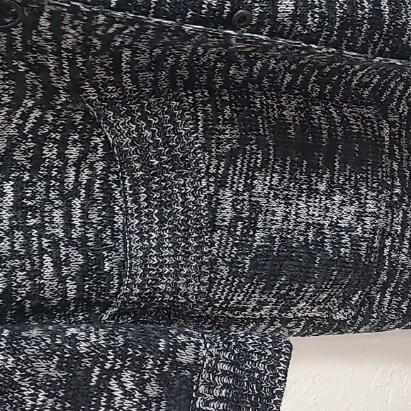 Creation Black and White Women's Sweater Small But Oversized - Picture 2 of 8